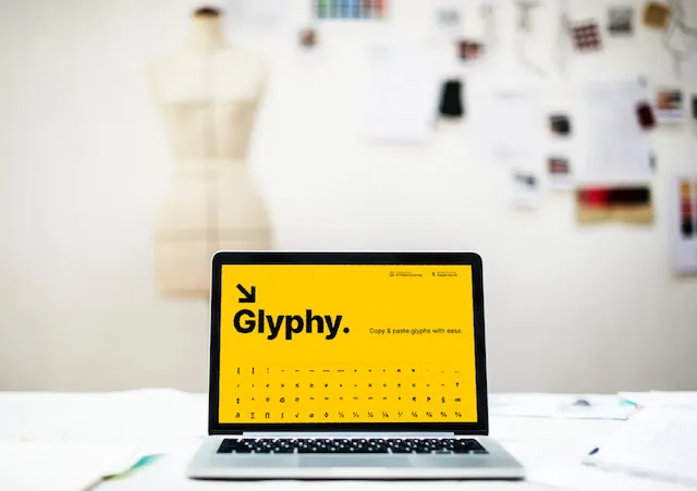 Glyphy 複製贴上快速取用 ASCII 字元或特殊符号